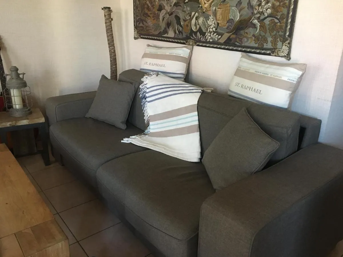 Appartement Avec Balcon Ville-la-Grand 0*,  France