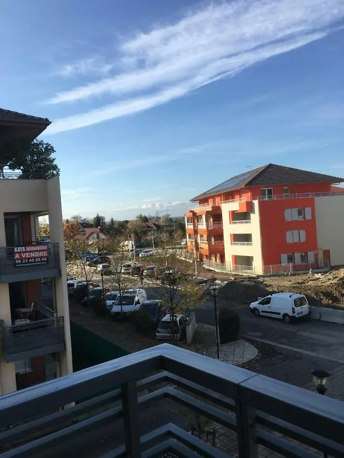 Appartement Avec Balcon Ville-la-Grand 0*,  France